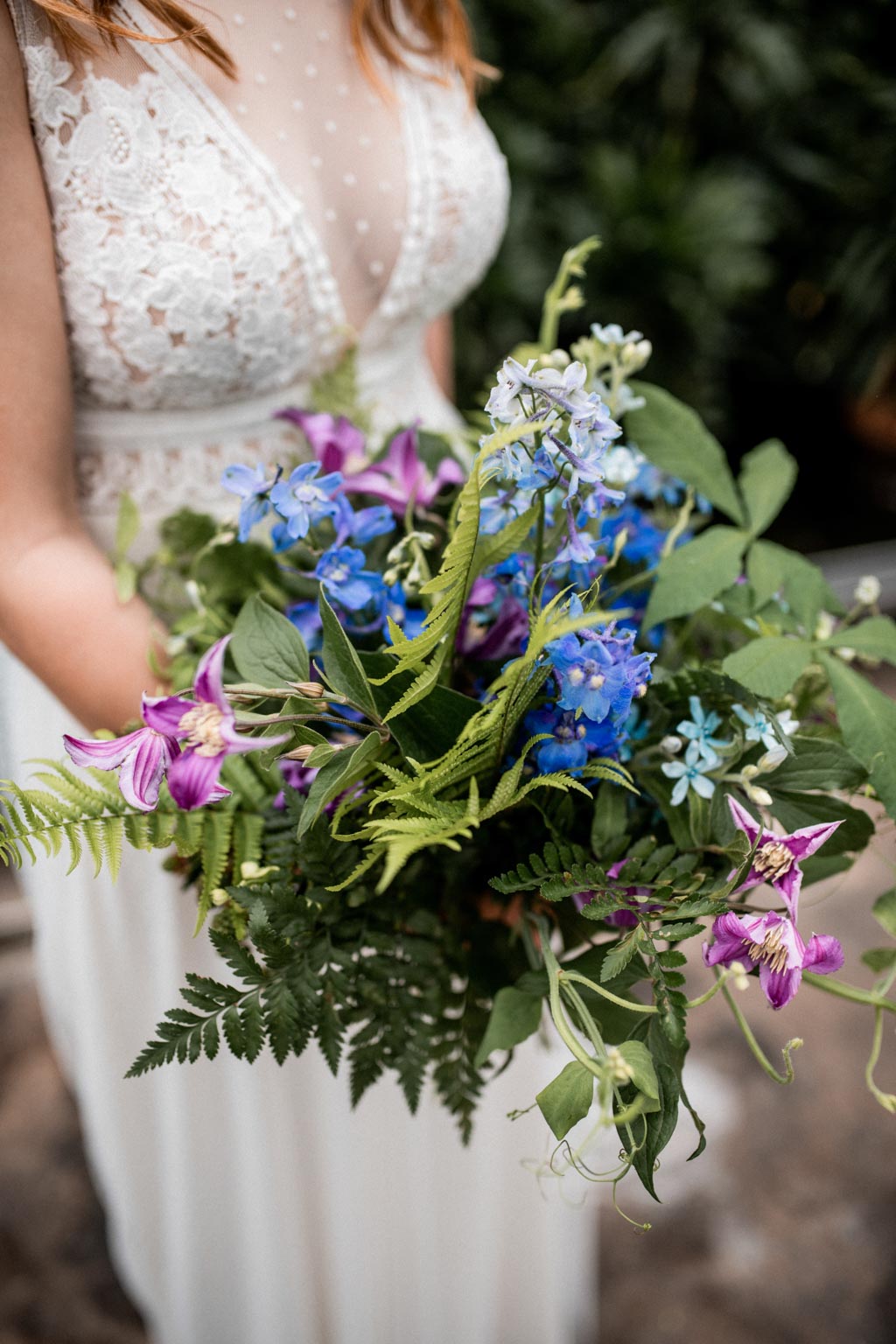 Brautstrauß mit blauen Blumen